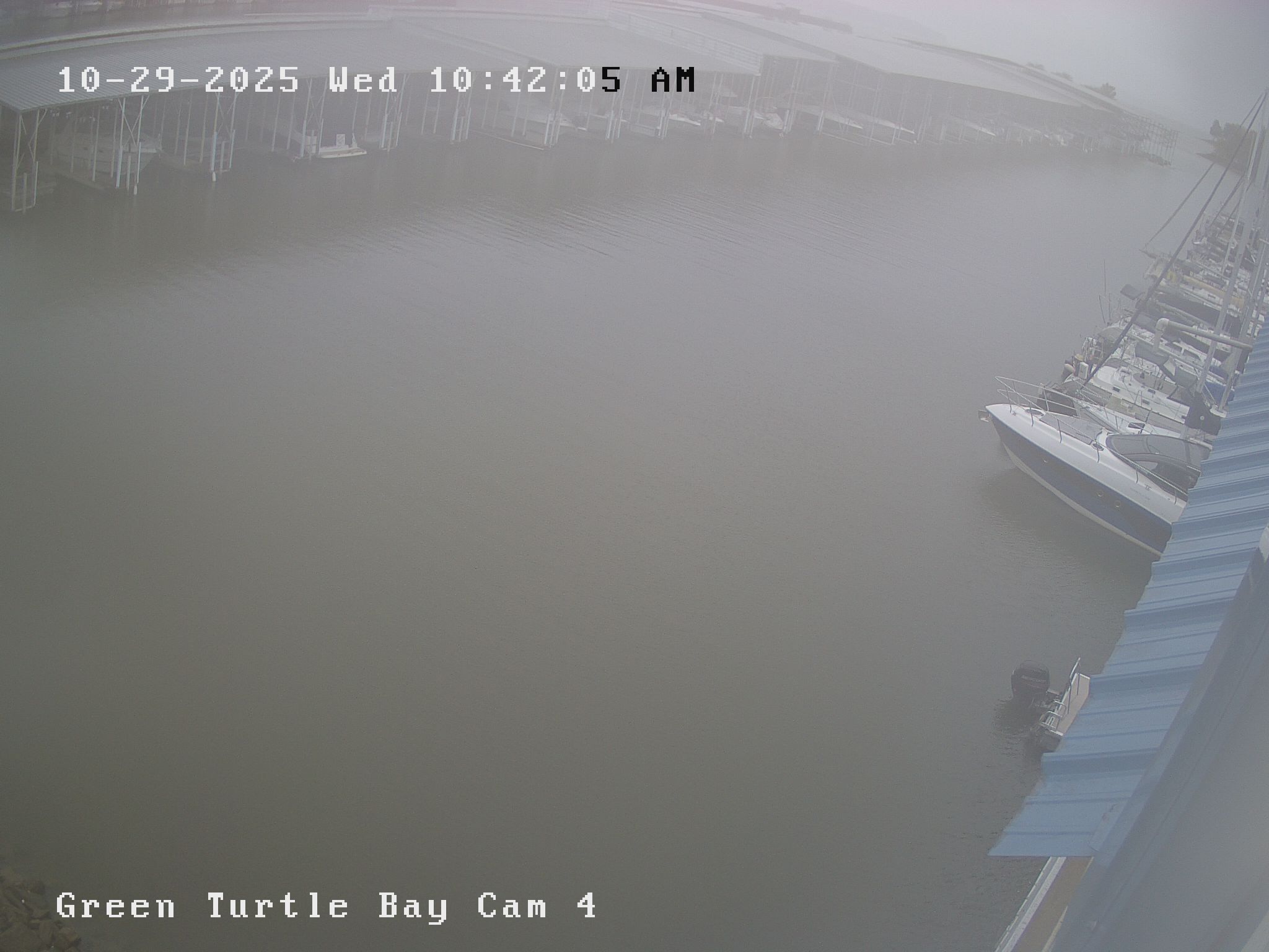 green turtle bay webcam image of docks and boats